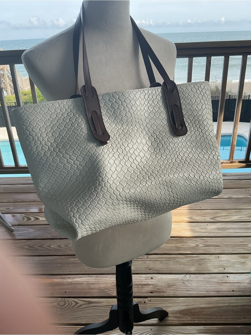 Beach Vacation Bundle!! Tote & Crossbody Pouch - Picture 5 of 13
